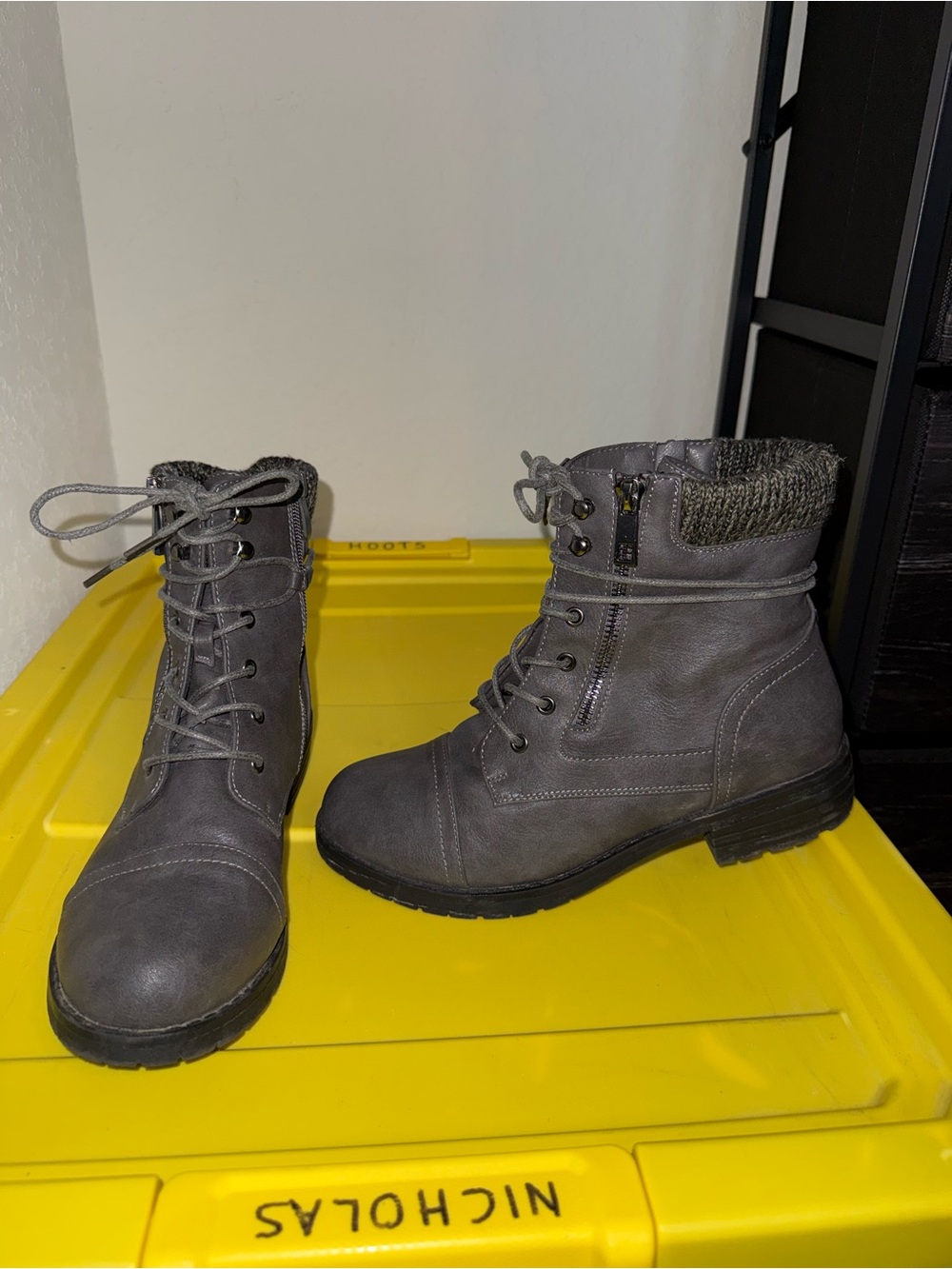 Women's Deam Pairs Grey Lace-Up ankle boots